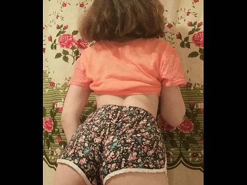 ❤️ מותק צעיר סקסי פושט את המכנסיים הקצרים במצלמה ️❌ פורנו אצלנו
